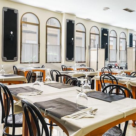 Oyo Hotel Costa Andaluza Мотриль Экстерьер фото